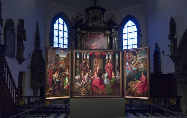 Hans MEMLING, “Triptych of John the Baptist and John the Evangelist” from the apse of the church of Old St. John's Hospital, Memling Museum, Old St. John's Hospital, Bruges